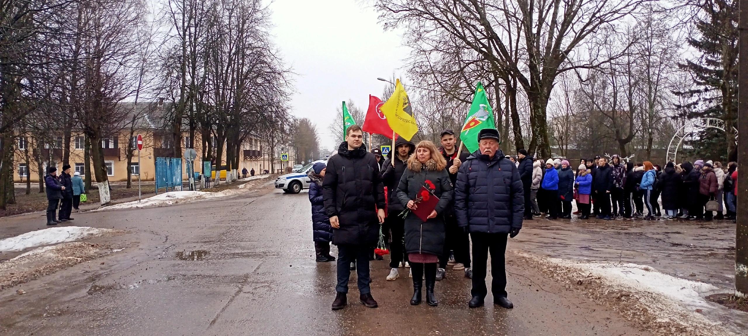 Торжественный митинг в память о павших во время боев при освобождении района.